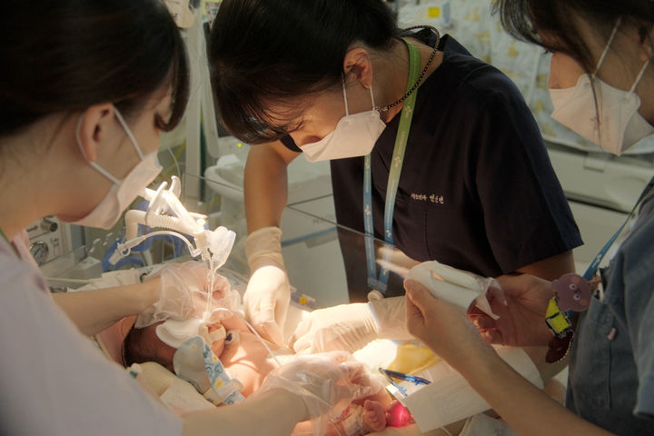 [양산=뉴시스] 양산부산대병원 신생아집중치료실 변신연 교수. (사진=양산부산대병원 제공) 2024.06.05. photo@newsis.com *재판매 및 DB 금지