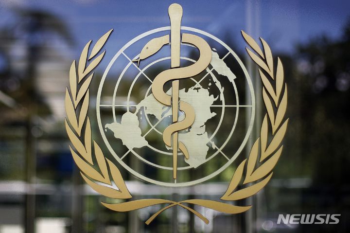 [제네바=AP/뉴시스]멕시코에서 인간이 H5N2 조류인플루엔자 바이러스에 감염돼 사망한 첫 사례가 나왔다고 세계보건기구(WHO)가 5일(현지시각) 밝혔다.﻿﻿ 사진은 스위스 제네바에 있는 WHO 본부. 2024.6.6