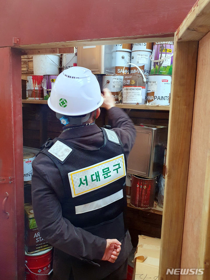 [서울=뉴시스]서울 서대문구가 유해물질로부터 근로자의 건강을 지키기 위해 관내 사업장 14곳을 대상으로 작업환경측정을 실시했다고 7일 밝혔다. (사진=서대문구 제공). 2024.06.07. photo@newsis.com 
