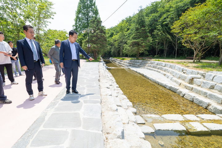"편안한 휴식공간 되길" 웅포문화체육센터 찾은 정헌율 익산시장