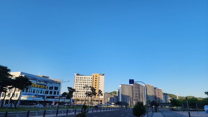 [진주=뉴시스]진주역 주변 아파트 및 상가모습. *재판매 및 DB 금지