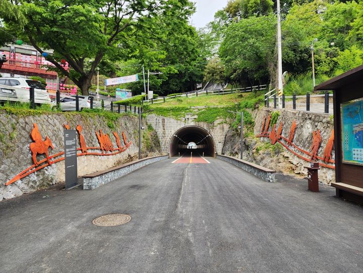 '스토리로 도시재생을' 전북 군산시, '해망굴 명소화' 준공