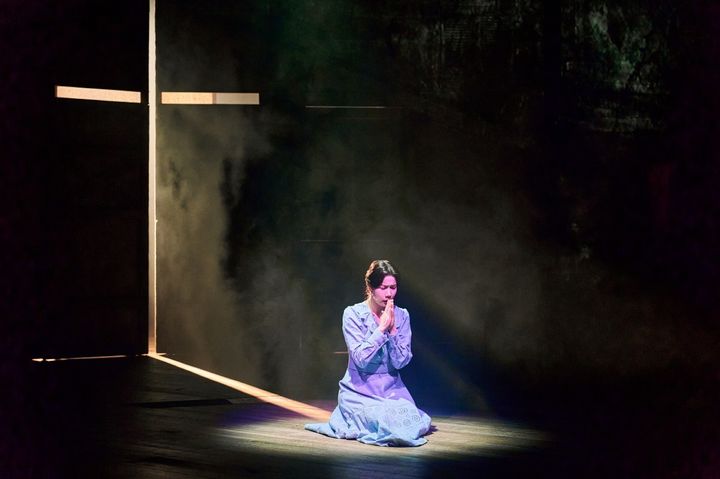 [서울=뉴시스] 영국의 여성 작가 버지니아 울프의 이야기를 다룬 뮤지컬 '버지니아 울프'의 공연 장면. (사진=할리퀸커뮤니케이션즈 제공) 2024.06.12 photo@newsis.com *재판매 및 DB 금지