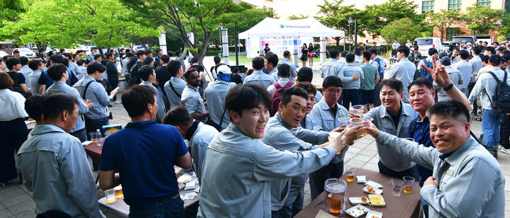 [영암=뉴시스] HD현대삼호 호프데이행사. (사진=HD현대삼호 제공) 2024.06.14. photo@newsis.com *재판매 및 DB 금지