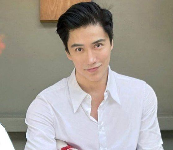 [서울=뉴시스] 58세 나이를 가진 남성이 동안 외모로 주목받으면서 자신의 동안 유지 비결을 공개했다. (사진=인스타그램 갈무리) *재판매 및 DB 금지