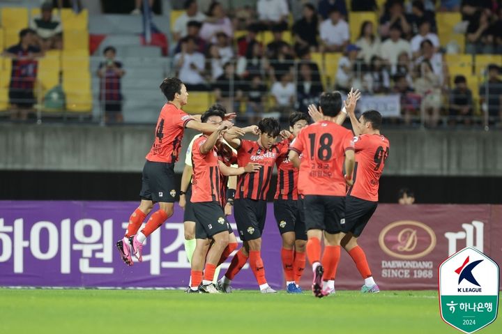 [서울=뉴시스] 프로축구 K리그1 강원FC. (사진=한국프로축구연맹 제공) *재판매 및 DB 금지