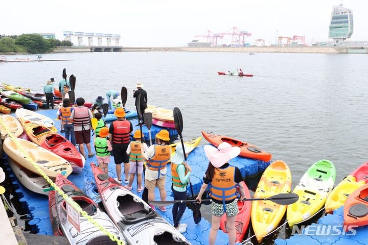 인천 서구 '정서진 아라뱃길 카약축제' 1만명이 즐겼다