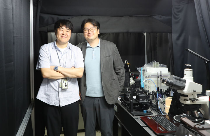 (왼쪽부터)에너지환경연구부 송성규 전임연구원, 정순문 책임연구원 *재판매 및 DB 금지