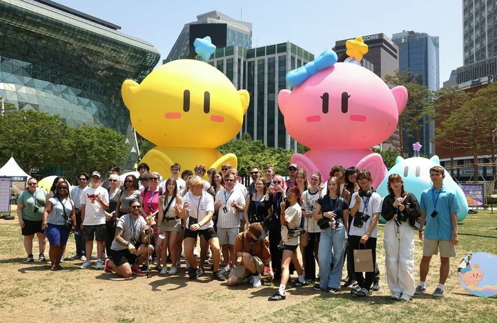 [대전=뉴시스]대전 0시 축제 및 꿈씨 패밀리의 수도권 홍보를 위한 ‘대전빵차’ 첫 번째 투어가 18일 서울광장에서 성황리에 열렸다. 2024. 06. 18  *재판매 및 DB 금지