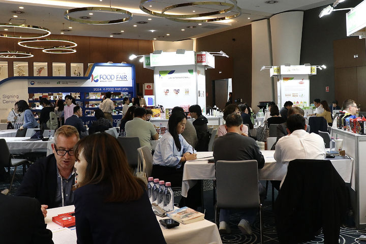 프랑스 리옹 K-푸드 페어 B2B 수출 상담회 현장. (사진=aT 제공) photo@newsis.com *재판매 및 DB 금지