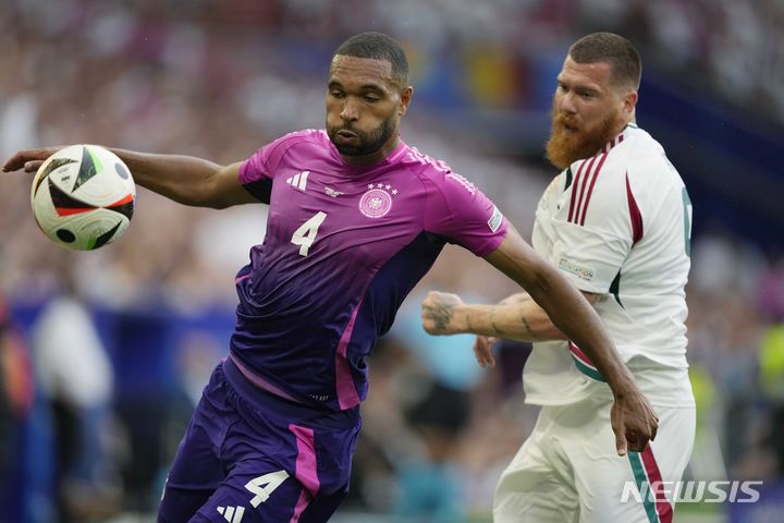 [슈투트가르트=AP/뉴시스] 헝가리 국가대표팀 공격수 마틴 아담(오른쪽). 2024.06.19.