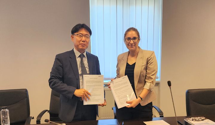 [진주=뉴시스] 한국산업기술시험원(KTL)은 해외 항공우주분야 시험인증 기간과 네트워크 구축을 위해 루마니아 국립항공우주연구소(INCAS)에서 미래항공우주 기술교류 협약을 체결했다고 20일 밝혔다. (사진=한국산업기술시험원 제공) 2024.06.20. photo@newsis.com  *재판매 및 DB 금지