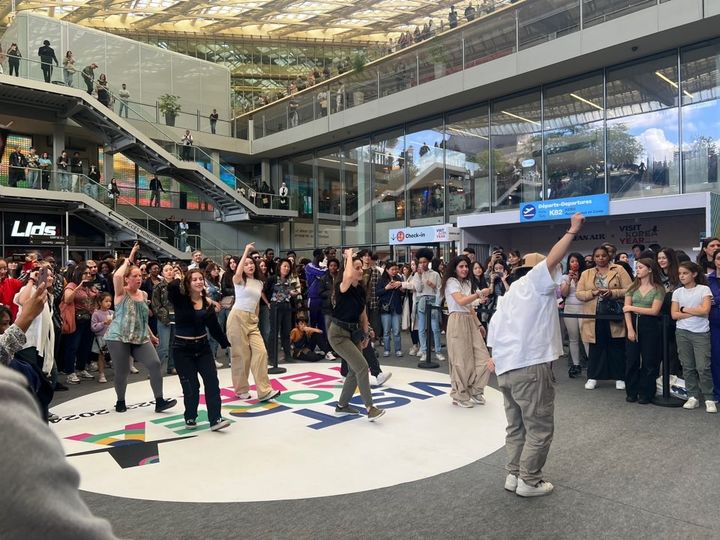 파리 케이-관광 로드쇼.  케이팝 댄스 강습. (사진=문화체육관광부 제공) photo@newsis.com *재판매 및 DB 금지