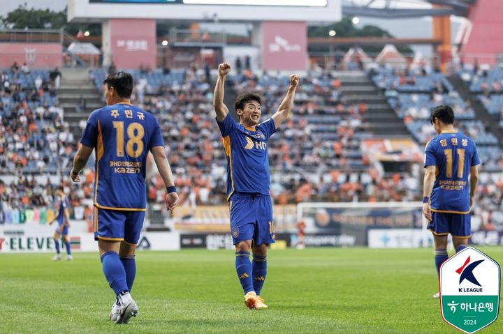 [서울=뉴시스] 프로축구 K리그1 울산 HD의 김민우. (사진=한국프로축구연맹 제공)  *재판매 및 DB 금지