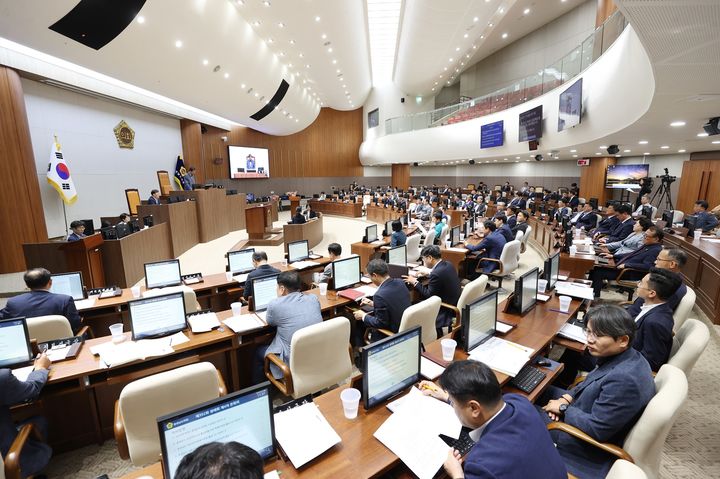 [홍성=뉴시스] 충남도의회 제352회 정례회 4차 본회의 모습.   *재판매 및 DB 금지