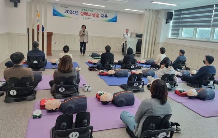 [경산=뉴시스] 경산시 심폐소생술 무료 교육. (사진=경산시 제공) 2024.06.25. photo@newsis.com *재판매 및 DB 금지