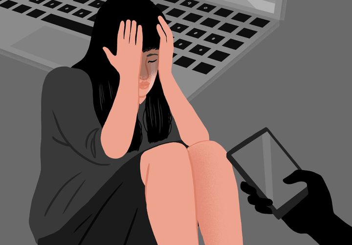 성관계 장면 불법촬영한 30대 공무원, 집행유예