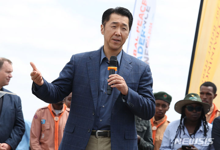 케냐 콘자시 나무심기 행사 참석한 문현진 세계의장