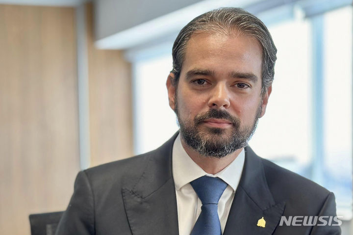 [AP/뉴시스] 인터폴 차기 사무총장으로 선정된 발데시 우르키사. 사진은 인터폴 제공. 2024.06.26.