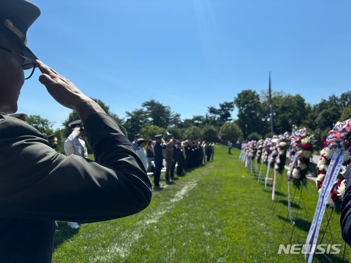 [워싱턴=뉴시스]이윤희 특파원 = 지난해 6월 25일(현지 시간) 미국 워싱턴DC 한국전 참전기념공원에서 추모행사가 진행되고 있다. 2025.06.26.