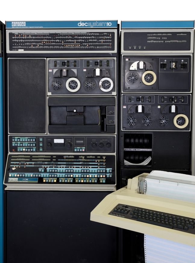 A DEC PDP-10: KI-10 (추정가: $30,000 – 50,000 / 한화 약 4,200만~ 7,000만 원) *재판매 및 DB 금지