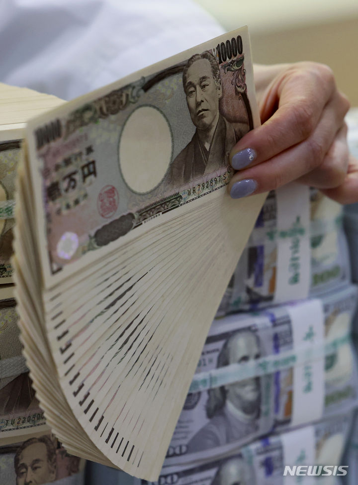 엔화 환율, 일시 1달러=152엔대까지 상승…美 경기둔화 인식