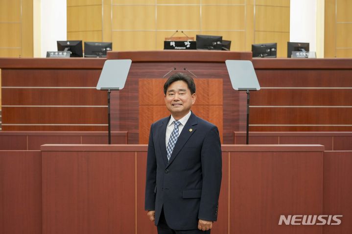 [전주=뉴시스] 제12대 전북자치도의회, 후반기 운영위원장 윤수봉 의원. *재판매 및 DB 금지