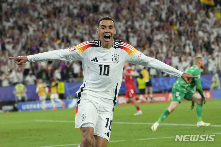 [도르트문트=AP/뉴시스]독일 무시알라, 스위스와 16강전 추가골. 2024.06.29.