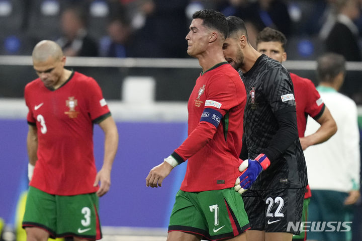 [프랑크푸르트=AP/뉴시스] 포르투갈 축구 국가대표 크리스티아누 호날두. 2024. 7. 1.