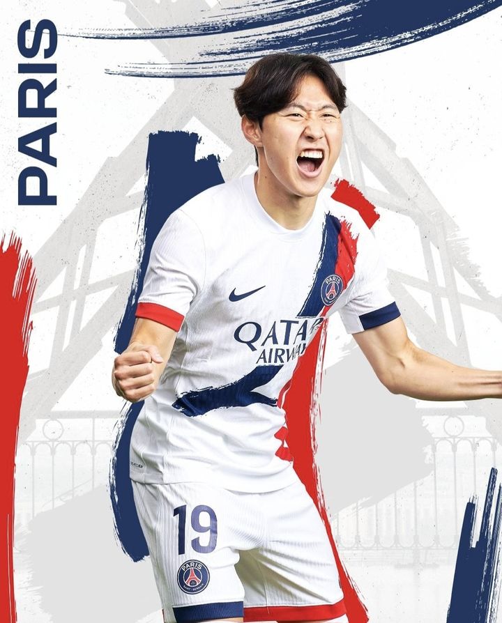 [서울=뉴시스] 프랑스 프로축구 리그앙 파리 생제르맹(PSG)이 지난달 3일(한국시각) 2024~2025시즌 원정 유니폼 모델로 국가대표 미드필더 이강인을 내걸었다. (사진=파리생제르맹 공식 SNS 캡처) 2024.07.03. *재판매 및 DB 금지