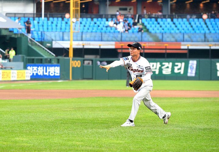 시구하는 조병옥 음성군수. (사진=음성군 제공) photo.newsis.com *재판매 및 DB 금지