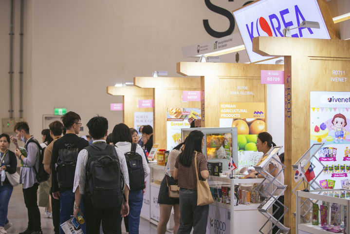 타이베이 식품박람회 통합한국관을 찾은 현지인들. (사진=aT 제공) photo@newsis.com *재판매 및 DB 금지