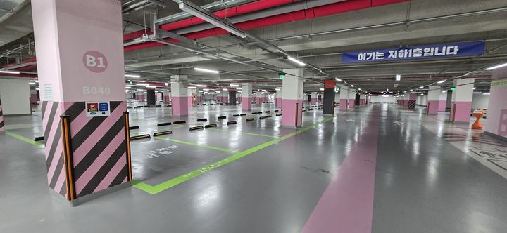 [수원=뉴시스] 친환경차 전용주차구역. (사진=경기도 제공) *재판매 및 DB 금지