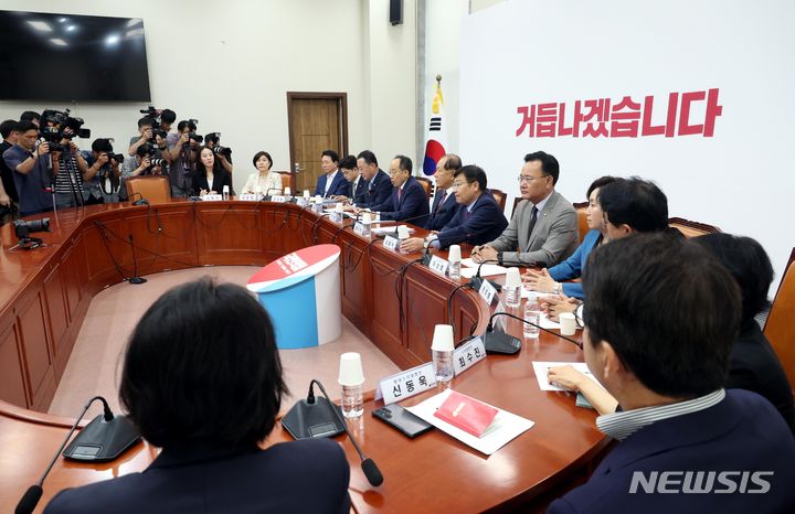 [서울=뉴시스] 조성봉 기자= 추경호 국민의힘 원내대표가 4일 오전 서울 여의도 국회에서 열린 비상대책위원회의에서 발언하고 있다. 2024.07.04. suncho21@newsis.com