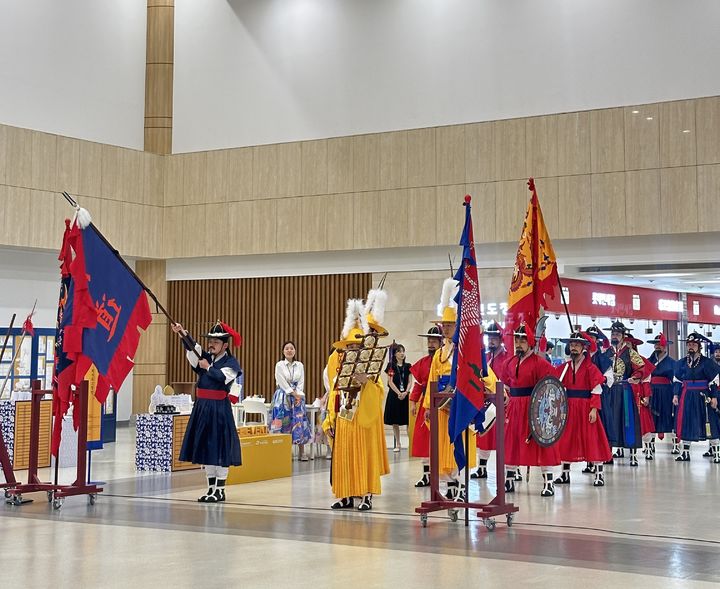 [서울=뉴시스] 전통무예 공연 '사열, 왕과 조선무예청' (사진=국가유산진흥원 제공) 0224.07.07. photo@newsis.com *재판매 및 DB 금지