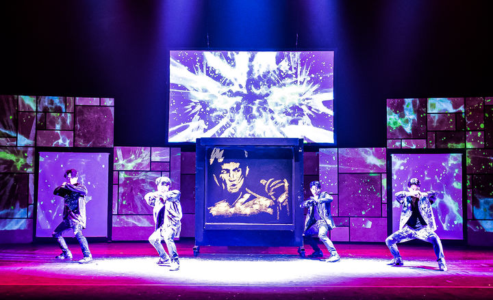 [대구=뉴시스] 아트 퍼포먼스 '페인터즈' 공연 모습. (사진=대구 서구문화회관 제공) 2024.07.07. photo@newsis.com *재판매 및 DB 금지