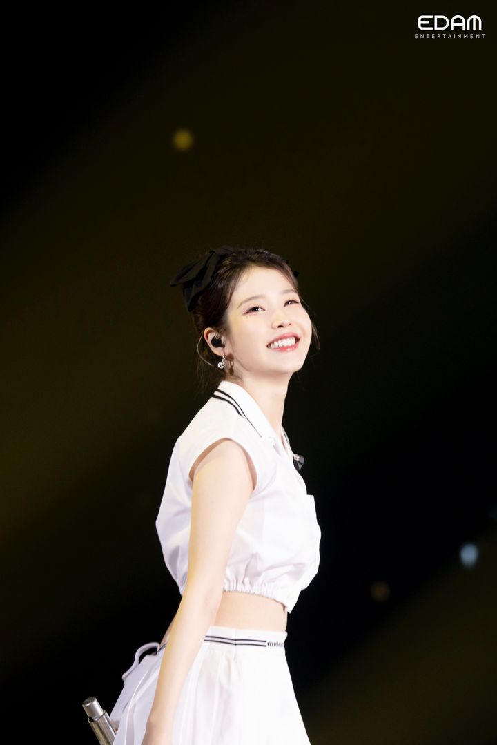 [서울=뉴시스] 아이유 일본 오사카 콘서트. (사진 = 이담 엔터테인먼트 제공) 2024.07.08. photo@newsis.com *재판매 및 DB 금지