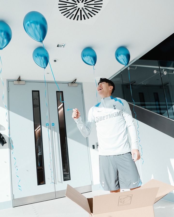 [서울=뉴시스]생일날 토트넘 훈련장 복귀한 손흥민. (사진=토트넘 홈페이지 캡처) 2024.07.09. photo@newsis.com *재판매 및 DB 금지