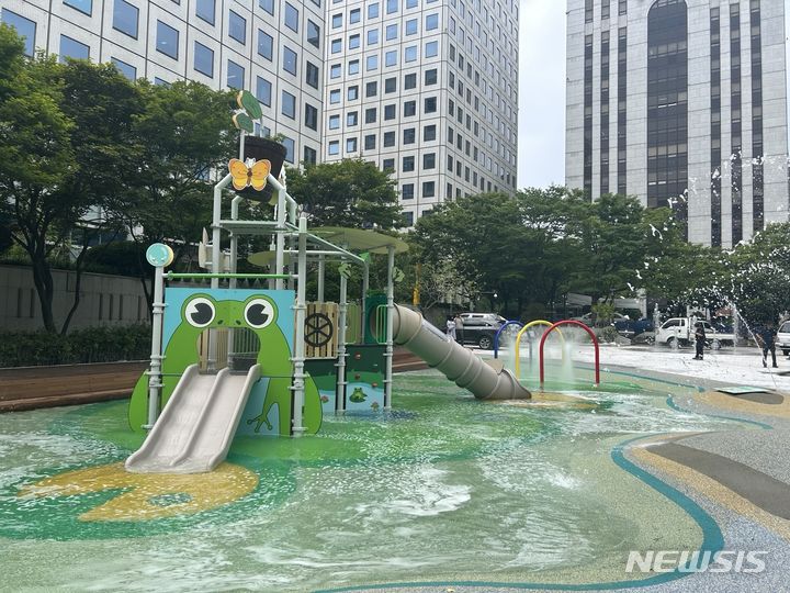 [서울=뉴시스]연지물놀이터.