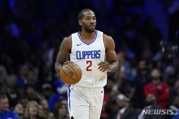 [라스베가스=AP/뉴시스]NBA 커와이 레너드. 2024.03.27.