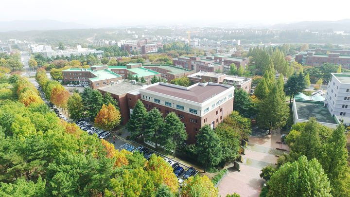  *재판매 및 DB 금지