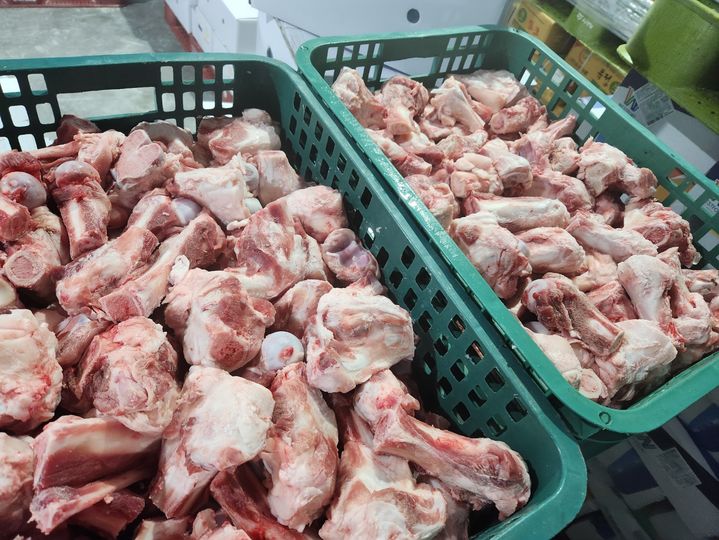 [대전=뉴시스]대전시특사경은 11일 표시 사항이 없는 무표시 축산물을 창고에 보관해온 업체를 적발했다. 2024. 07. 11 *재판매 및 DB 금지