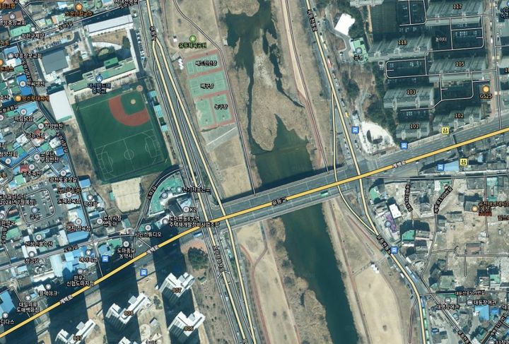 [대전=뉴시스]교각 침하로 통행이 제한된 대전 유등교 위치도. (사진=대전시 제공) 2024. 07. 11 *재판매 및 DB 금지