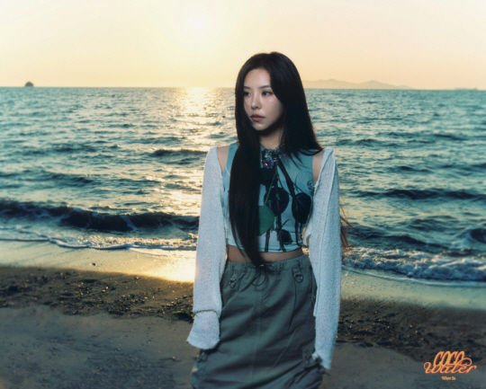 [서울=뉴시스] 걸그룹 '마마무' 휘인의 디지털 싱글 '코코워터(coco water)' 티저 이미지. (사진=더라이브 제공) 2024.07.12 photo@newsis.com *재판매 및 DB 금지