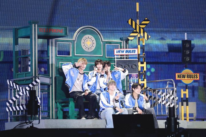 [서울=뉴시스] 지난 10~11일 일본 도쿄 돔에서 열린 그룹 '투모로우바이투게더'의 일본 돔 투어 콘서트 '액트 프로미스' 인 재팬'(TOMORROW X TOGETHER WORLD TOUR IN JAPAN). (사진=빅히트 뮤직 제공) 2024.07.12 photo@newsis.com *재판매 및 DB 금지