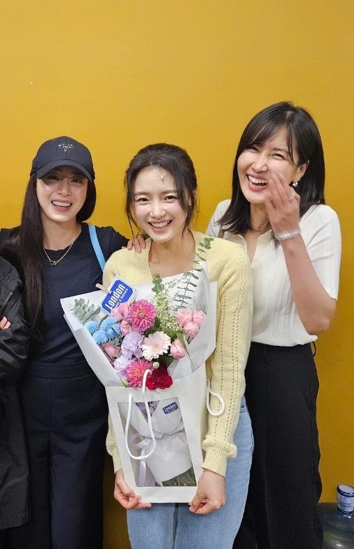[서울=뉴시스] 김태희(왼쪽부터), 고보결, 신동미. (사진=고보결 인스타그램 캡처) 2024.07.12. photo@newsis.com&nbsp; *재판매 및 DB 금지