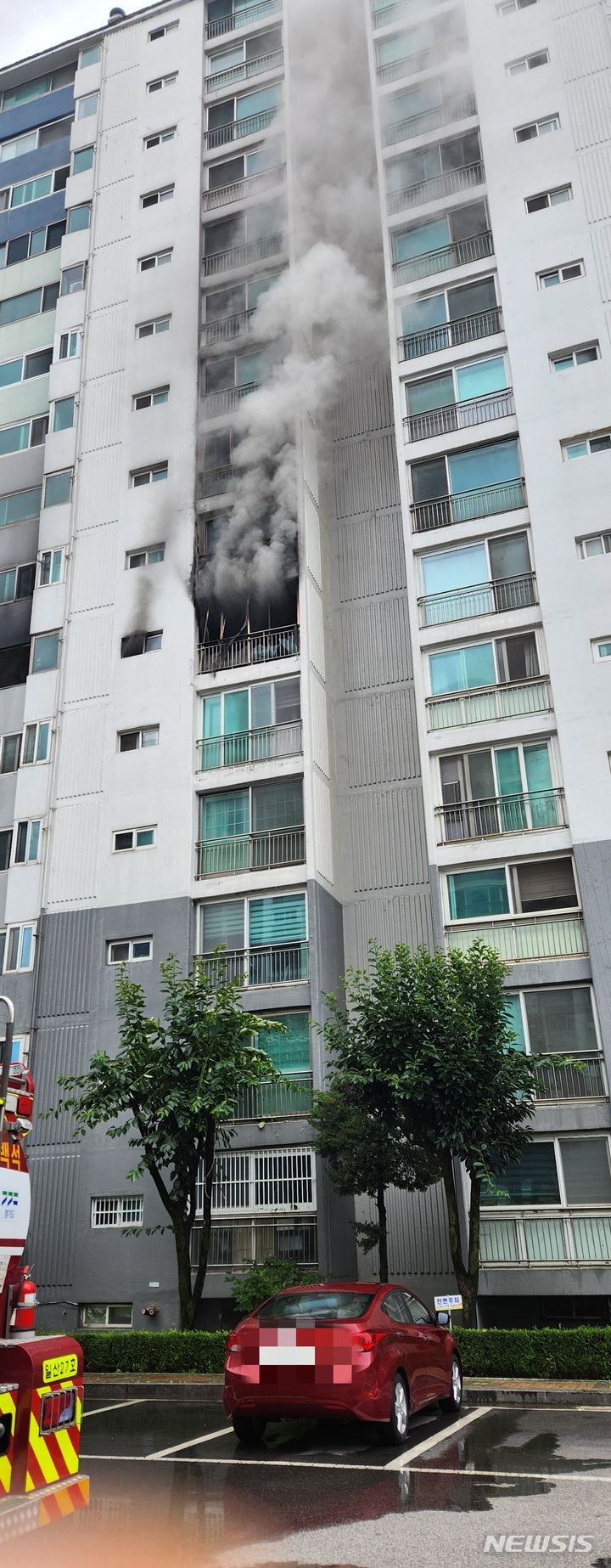 [고양=뉴시스] 화재 현장. (사진=경기도북부소방재난본부 제공) 2024.07.12 photo@newsis.com