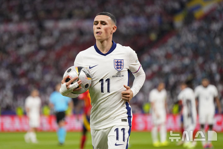 [베를린=AP/뉴시스] 필 포든, 8개월 만에 잉글랜드 축구 국가대표팀 복귀. 2024.07.14.