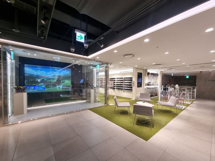 [서울=뉴시스] 골프존마켓 대구 롯데점 내부. 2024.07.15. (사진=골프존커머스 제공)&nbsp; *재판매 및 DB 금지