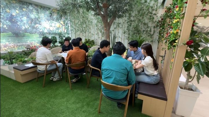 [고흥=뉴시스] 고흥군청사내 새롭게 단장한 휴식공간. photo@newsis.com *재판매 및 DB 금지